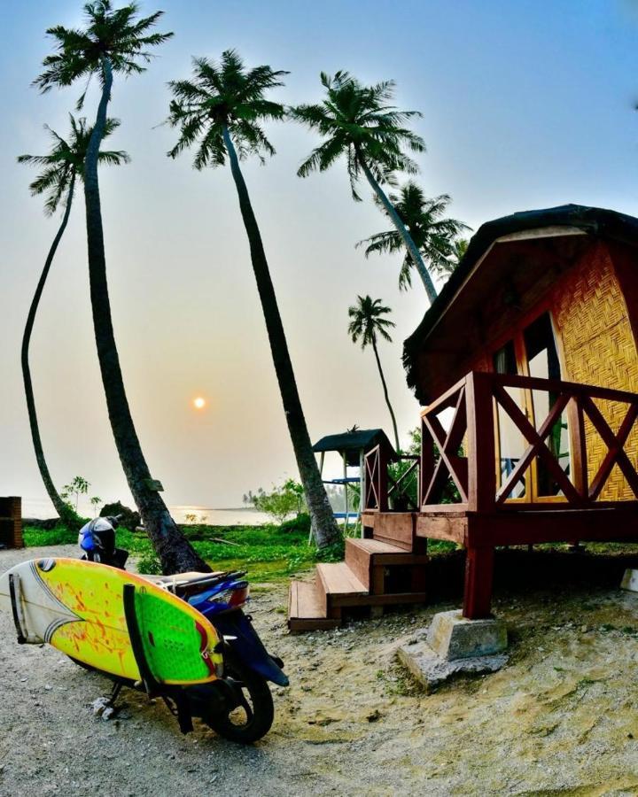 Simeulue Surflodges Lasikin Luaran gambar